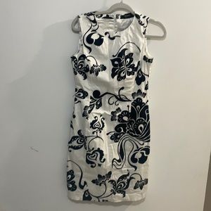 Tahari white/black print dress